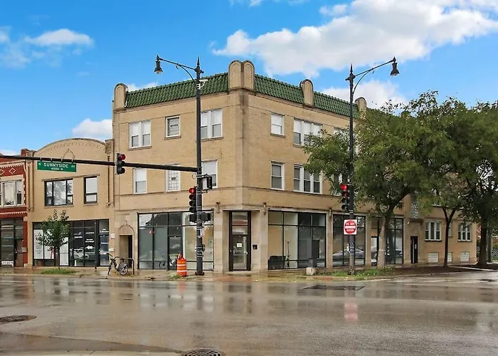 Modern & Furnished 2br With In-unit Laundry - Sunnyside 2e *