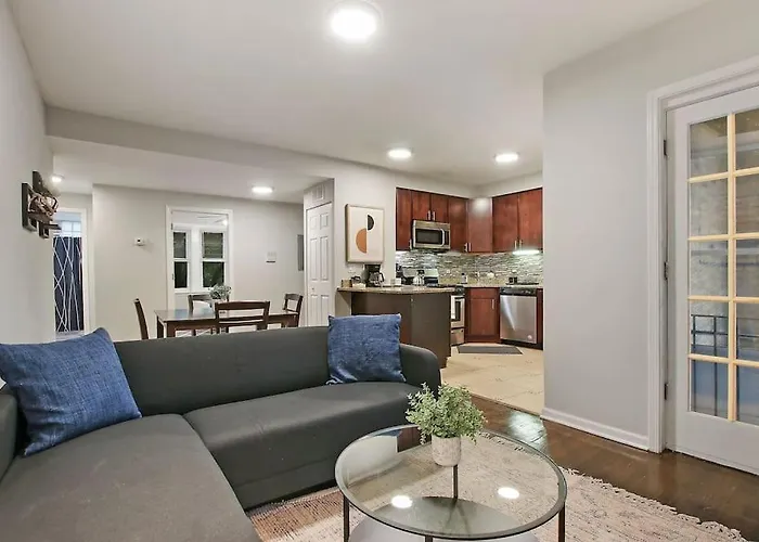 Modern & Furnished 2br With In-unit Laundry - Sunnyside 2e