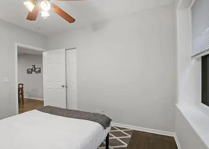 Modern & Furnished 2br With In-unit Laundry - Sunnyside 2e Chicago